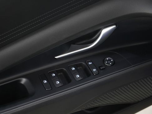 Used 2023 Hyundai Elantra SEL image 20