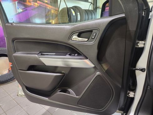 Used 2015 Chevrolet Colorado LT w/ LT Convenience Package image 17