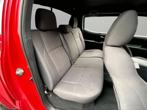 Used 2017 Toyota Tacoma TRD Off-Road AWD/4WD image 23