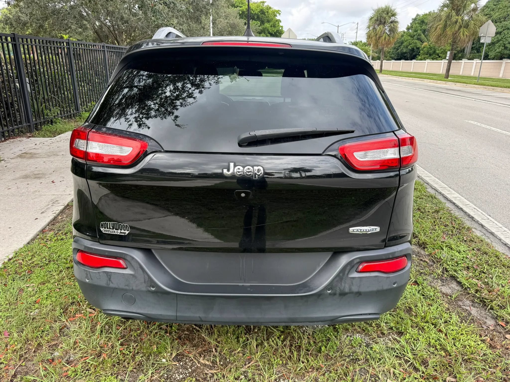 Used 2018 Jeep Cherokee Latitude Plus FWD image 4