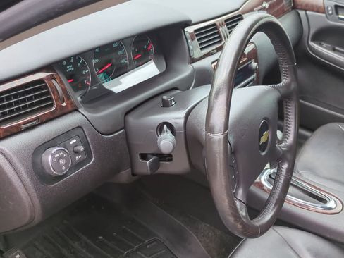 Used 2012 Chevrolet Impala LTZ FWD image 10