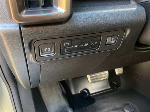 Used 2024 GMC Hummer EV 3X w/ LPO, Illumination Package image 16