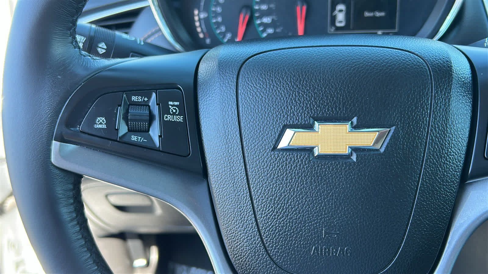 Used 2022 Chevrolet Trax LT w/ Sport Edition AWD/4WD image 19
