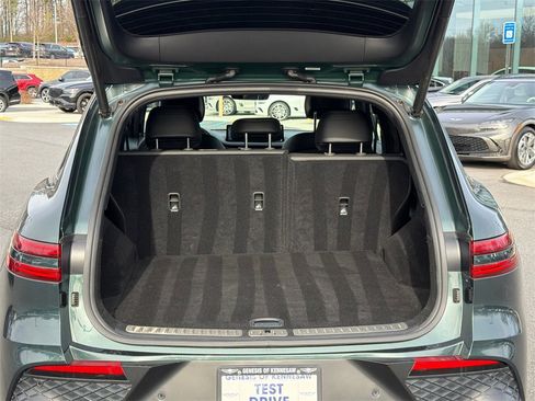 Used 2023 Genesis GV70 2.5T w/ Sport Prestige Package image 18