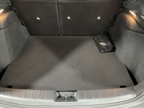 Used 2025 Nissan Kicks SR image 12