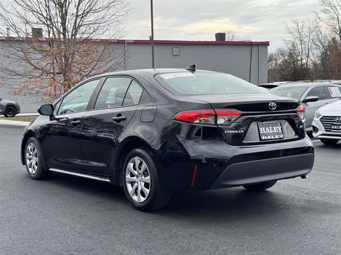 Used 2025 Toyota Corolla LE image 22