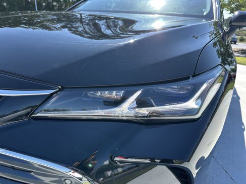 Used 2022 Toyota Avalon Limited w/ Advanced Safety Package FWD image 6