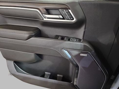 Used 2023 GMC Sierra 1500 SLT w/ SLT Convenience Package image 32