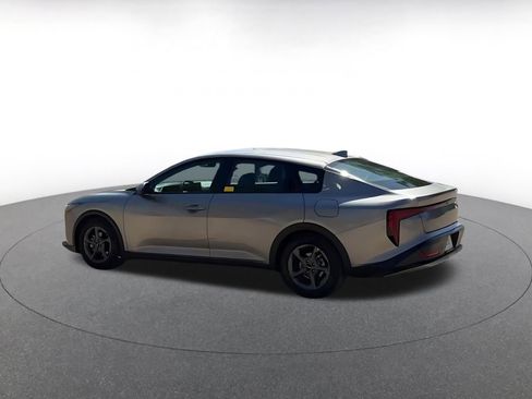 Used 2025 Kia K4 LXS image 10