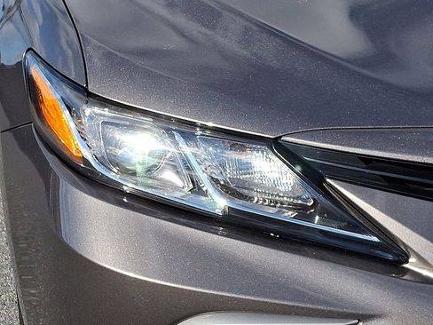 Used 2024 Toyota Camry LE image 10