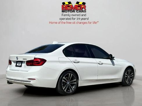 Used 2018 BMW 330i Sedan w/ Premium Package image 5