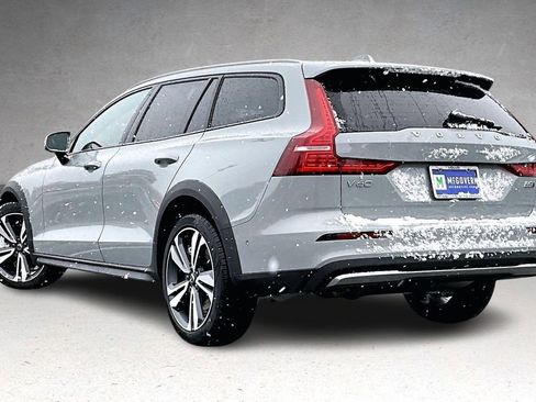 New 2026 Volvo V60 B5 Cross Country Plus w/ Protection Package Premier AWD/4WD image 3
