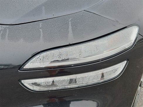 Used 2022 Genesis G70 3.3T image 10