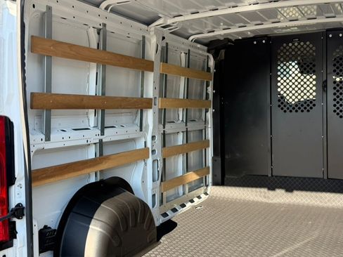 Used 2025 RAM ProMaster 2500 w/ U-Haul Equipment Group FWD image 20