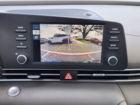 Certified 2025 Hyundai Elantra Sport image 17