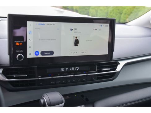 Used 2025 Toyota Sienna XLE w/ XLE Plus Package image 21