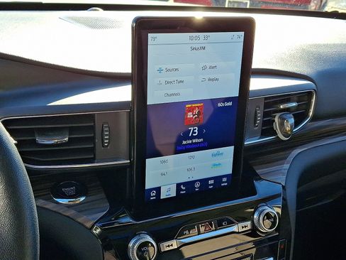 Certified 2022 Ford Explorer Limited w/ Limited Technology Package image 18