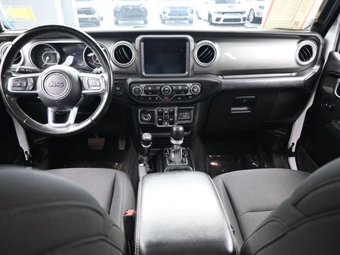 Used 2022 Jeep Wrangler Unlimited Sahara image 35