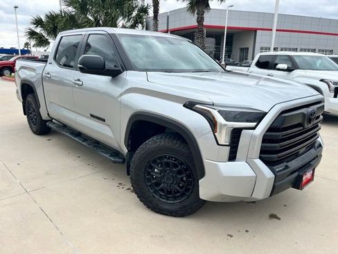 Used 2025 Toyota Tundra SR5 w/ SR5 Premium Package AWD/4WD image 1