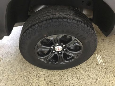 Used 2023 GMC Canyon Elevation w/ Convenience Package image 25