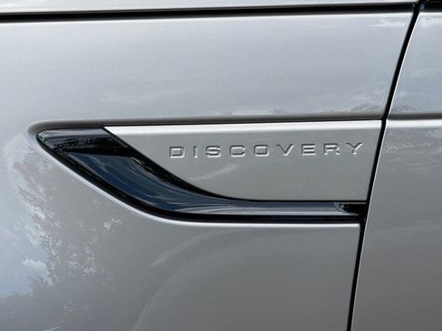 Certified 2025 Land Rover Discovery Dynamic SE AWD/4WD image 39