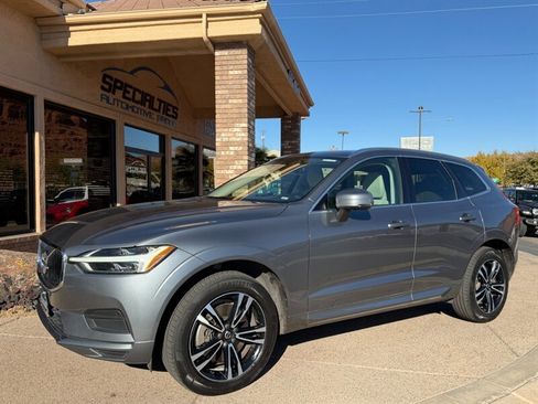 Used 2020 Volvo XC60 T6 Momentum image 8