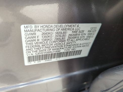 Used 2024 Acura MDX SH-AWD image 28