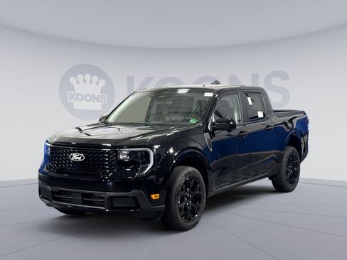 New 2025 Ford Maverick Lariat w/ Black Appearance Package image 1