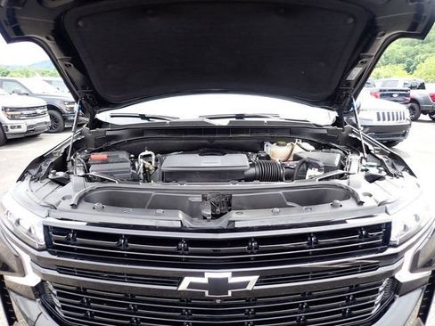 Used 2023 Chevrolet Tahoe RST w/ Luxury Package AWD/4WD image 15