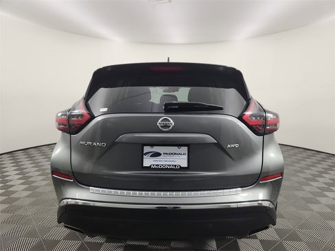 Used 2021 Nissan Murano S image 4
