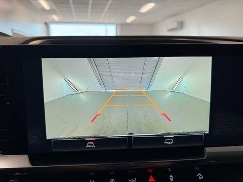 Used 2022 GMC Sierra 1500 Elevation w/ LPO, Elevation Black Package image 19