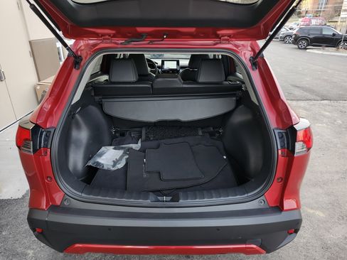 Used 2023 Toyota Corolla Cross XLE image 22