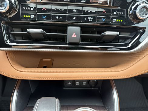 Used 2020 Toyota Highlander Platinum FWD image 83