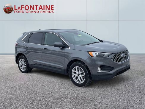 Used 2023 Ford Edge SEL w/ Convenience Package image 3