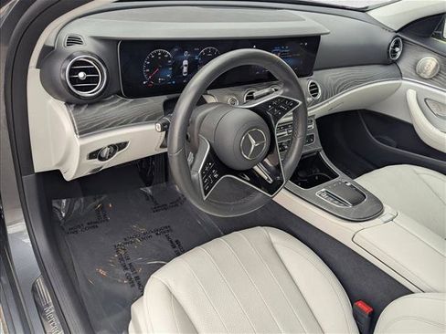 Used 2022 Mercedes-Benz E 350 Sedan image 10