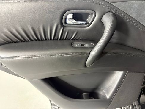 Used 2024 Nissan Armada SV image 34