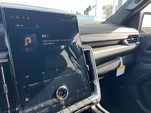 New 2026 GMC Yukon Elevation image 28