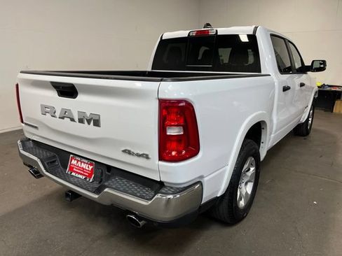 Used 2025 RAM 1500 Big Horn AWD/4WD image 3