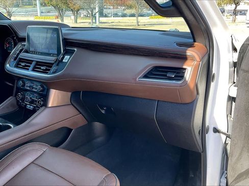 Used 2021 Chevrolet Suburban High Country image 22
