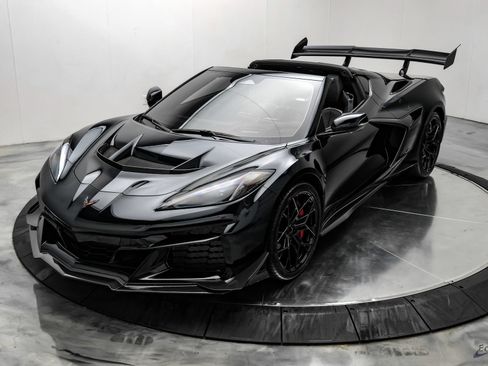 Used 2026 Chevrolet Corvette ZR1 w/ ZR1 Carbon Fiber Aero Package RWD image 8