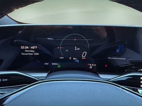 Used 2025 Cadillac Lyriq Sport image 15