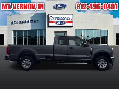 Used 2024 Ford F250 XLT w/ FX4 Off-Road Package AWD/4WD image 4