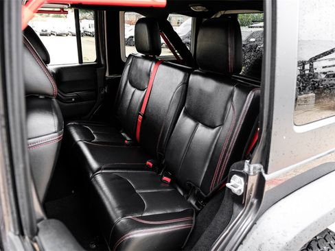 Used 2017 Jeep Wrangler Unlimited Rubicon image 39