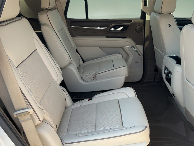 Used 2022 GMC Yukon Denali RWD image 23
