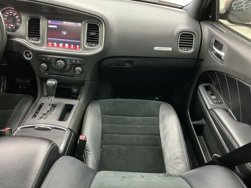 Used 2011 Dodge Charger R/T RWD image 29