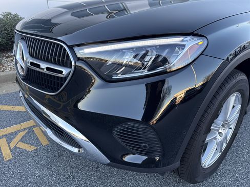 Certified 2025 Mercedes-Benz GLC 300 image 4