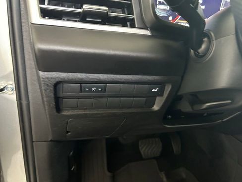 Used 2024 Mitsubishi Outlander SE FWD image 43
