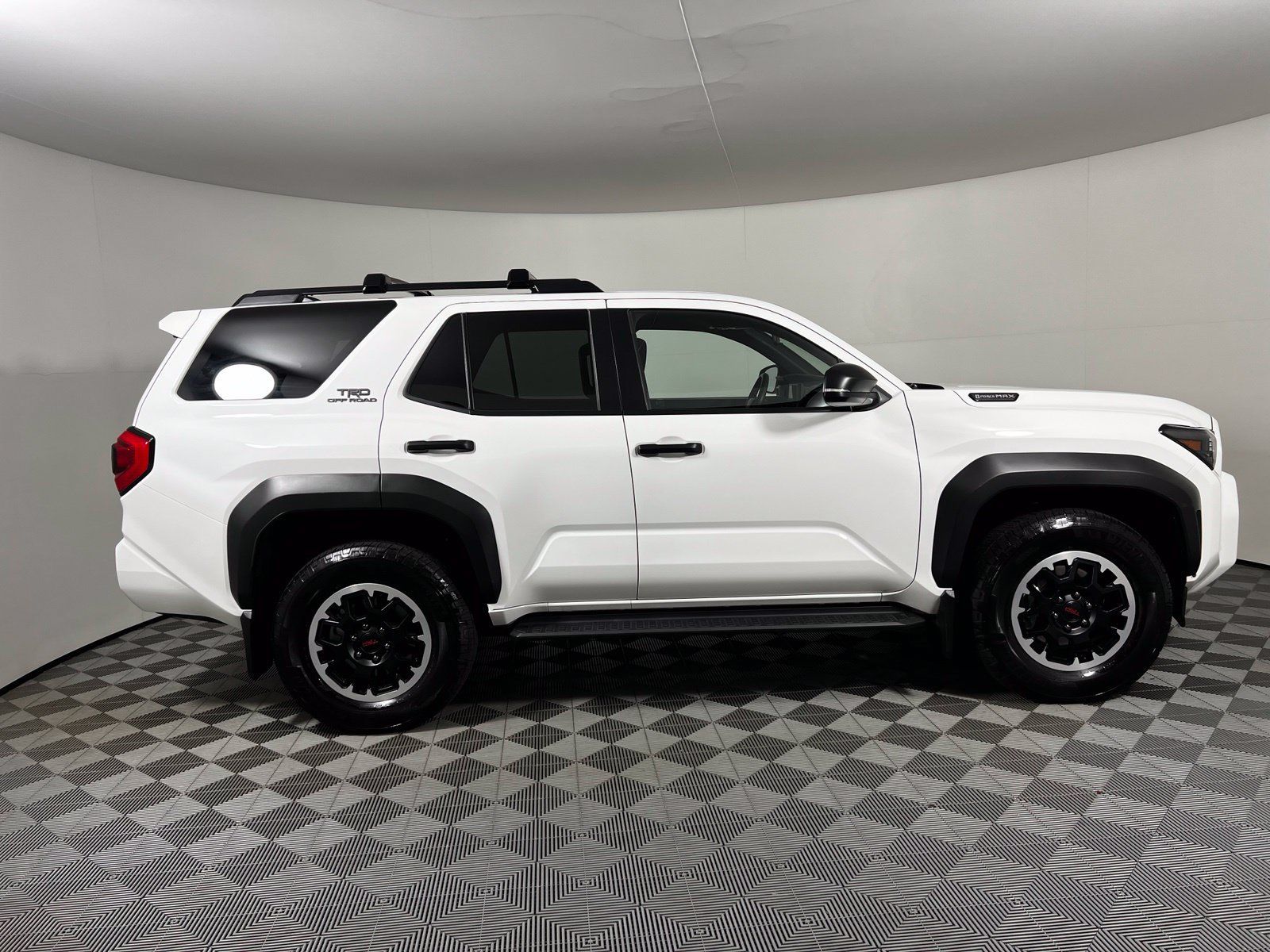 Certified 2025 Toyota 4Runner TRD Off-Road AWD/4WD image 4