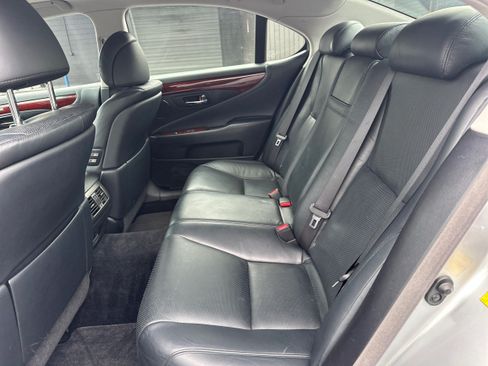 Used 2012 Lexus LS 460 AWD w/ Comfort Pkg image 10