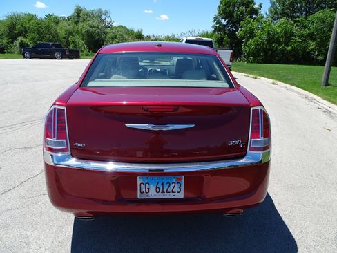 Used 2014 Chrysler 300 C w/ Beats Audio Group AWD/4WD image 7